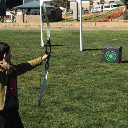 VEVOR Archery Target, 16"x18" All-side Shotting Archery Arrow Target, Outdoor Portable Archery Target with Carry Handle, Easy Arrow Removal, Great Visibility, Lightweight, Easy to Transport, Black - View 8